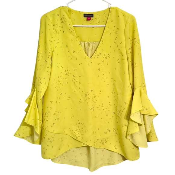 🔥 HOST PICK 🔥 Vince Camuto Printed V-Neck 3/4-Flutter Sleeve Blouse Yellow S - Picture 2 of 6